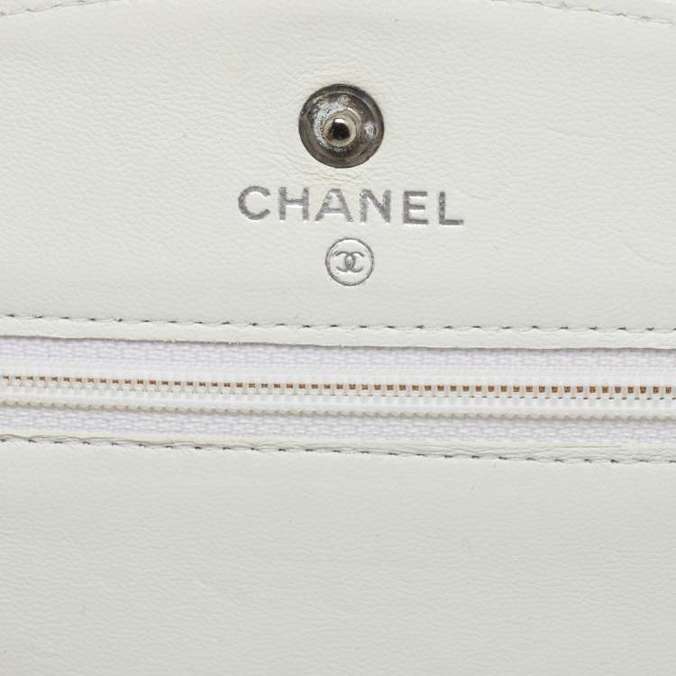 Pre Owned Chanel White Caviar Leather CC Timeless Wallet on Chain