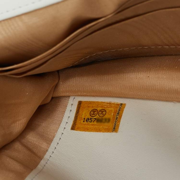 Pre Owned Chanel White Caviar Leather CC Timeless Wallet on Chain