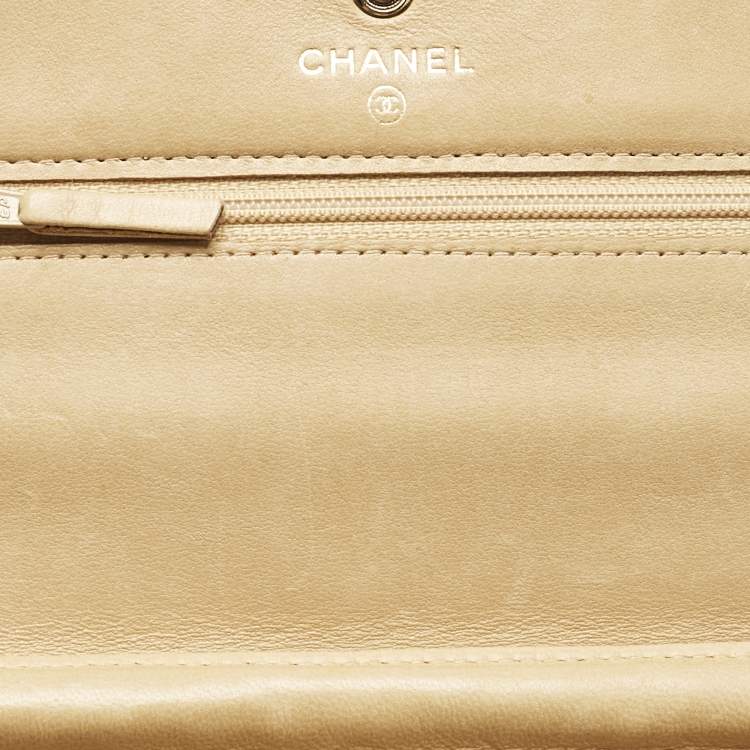 Pre Owned Chanel Beige Caviar Leather CC Timeless Wallet On Chain