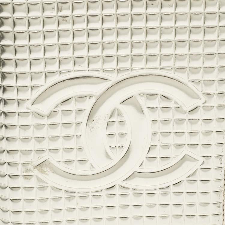 Pre Owned Chanel Gold Choco Bar Quilted Leather Address Book Wallet