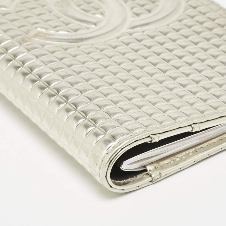 Pre Owned Chanel Gold Choco Bar Quilted Leather Address Book Wallet