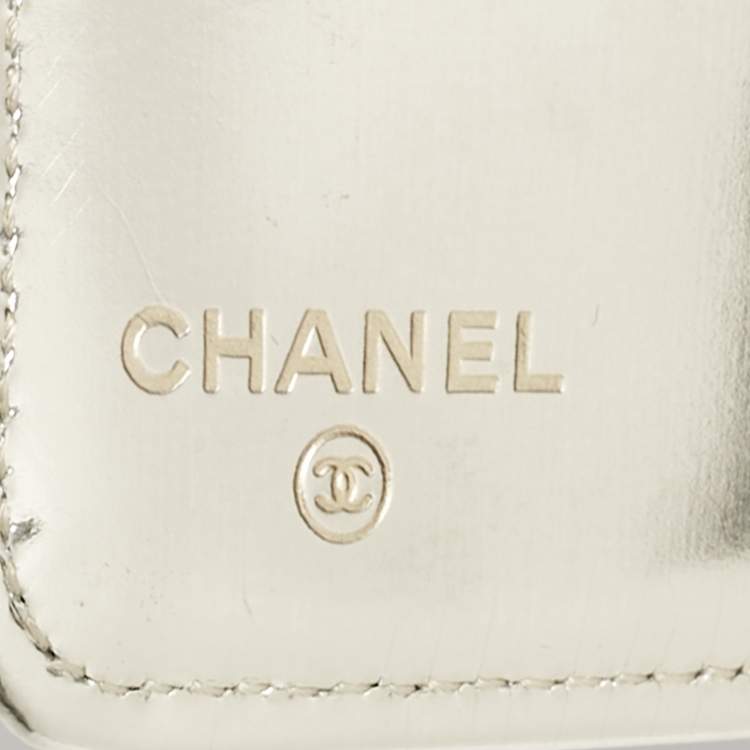 Pre Owned Chanel Gold Choco Bar Quilted Leather Address Book Wallet