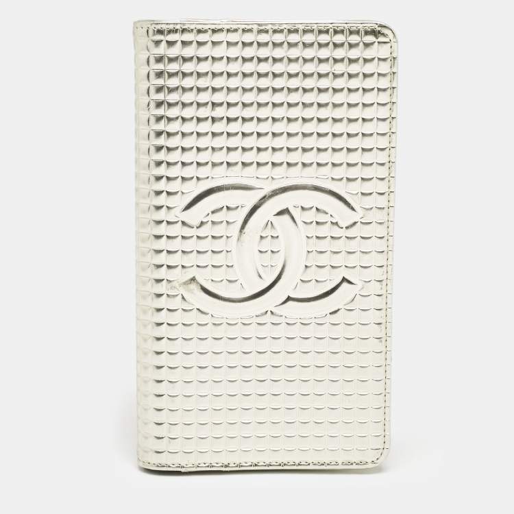 Pre Owned Chanel Gold Choco Bar Quilted Leather Address Book Wallet