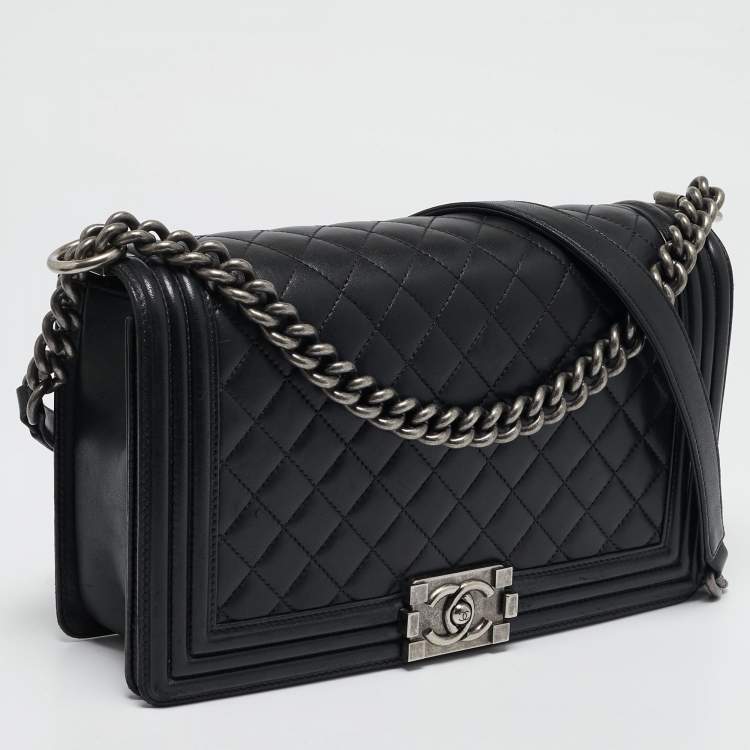 Pre Owned Chanel Black Quilted Leather New Medium Boy Flap Bag