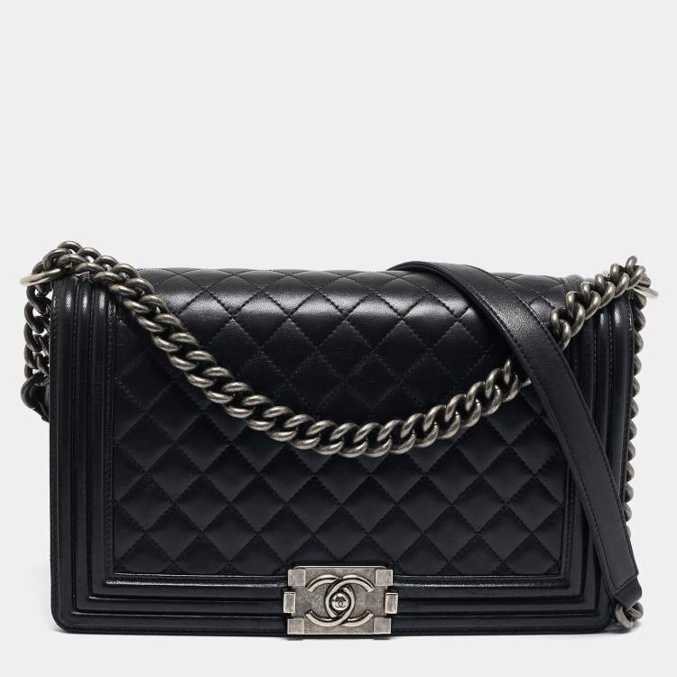Pre Owned Chanel Black Quilted Leather New Medium Boy Flap Bag