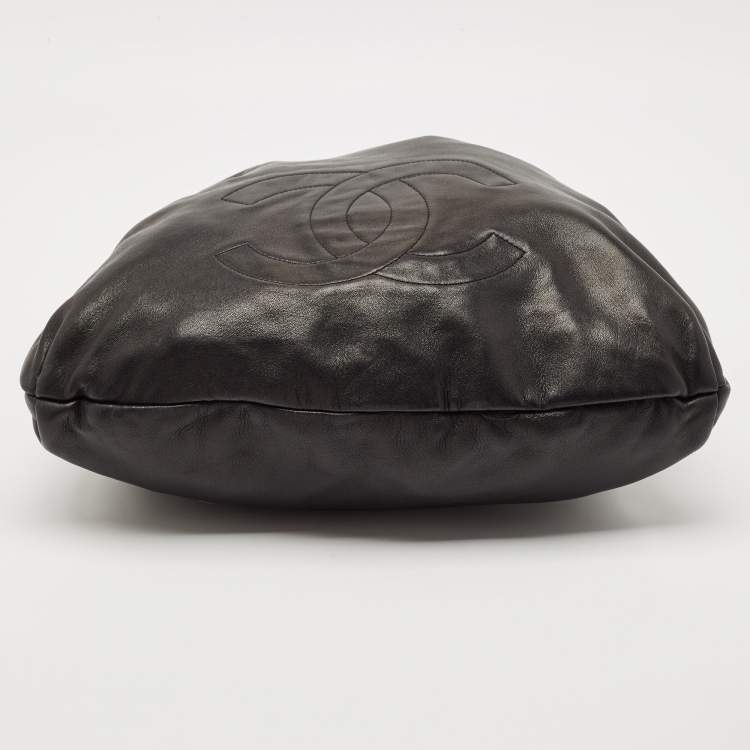 Pre Owned Chanel Black Leather Soft and Chain Hobo 