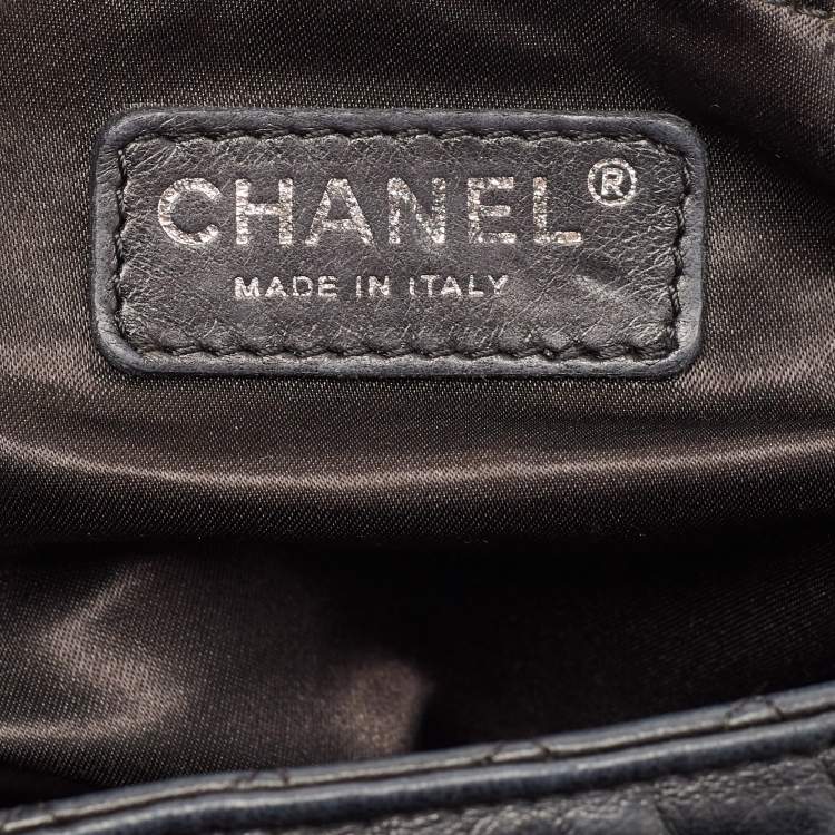 Pre Owned Chanel Black Leather Soft and Chain Hobo 