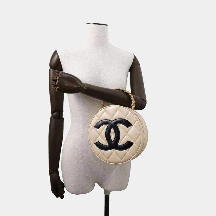 Pre Owned Chanel Round Vanity Handbag Beige Patent Leather
