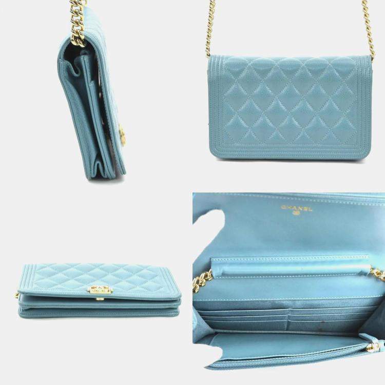 Pre Owned Chanel Caviar Leather Boy Wallet On Chain