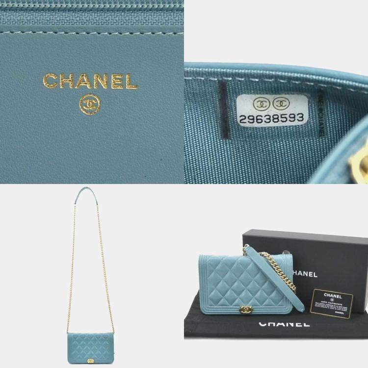 Pre Owned Chanel Caviar Leather Boy Wallet On Chain