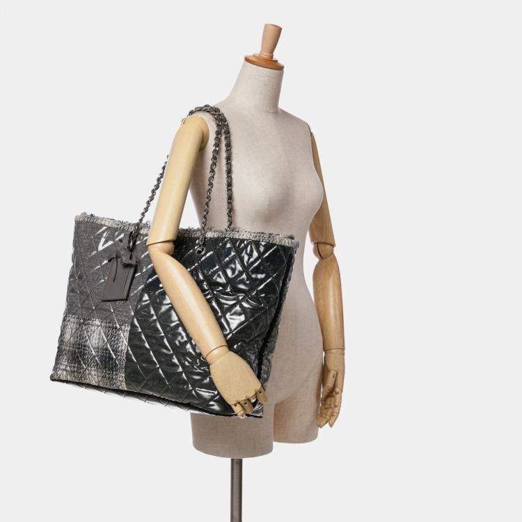 Pre Owned Chanel Grey Large Quilted Tweed and Vinyl Funny Patchwork Tote Bag