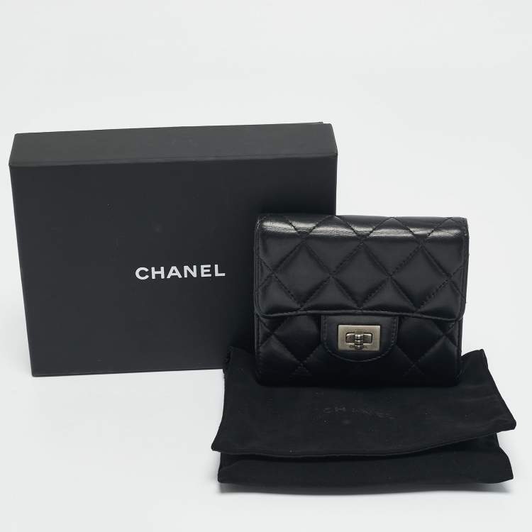 Pre Owned Chanel Black Quilted Leather Reissue Compact Wallet