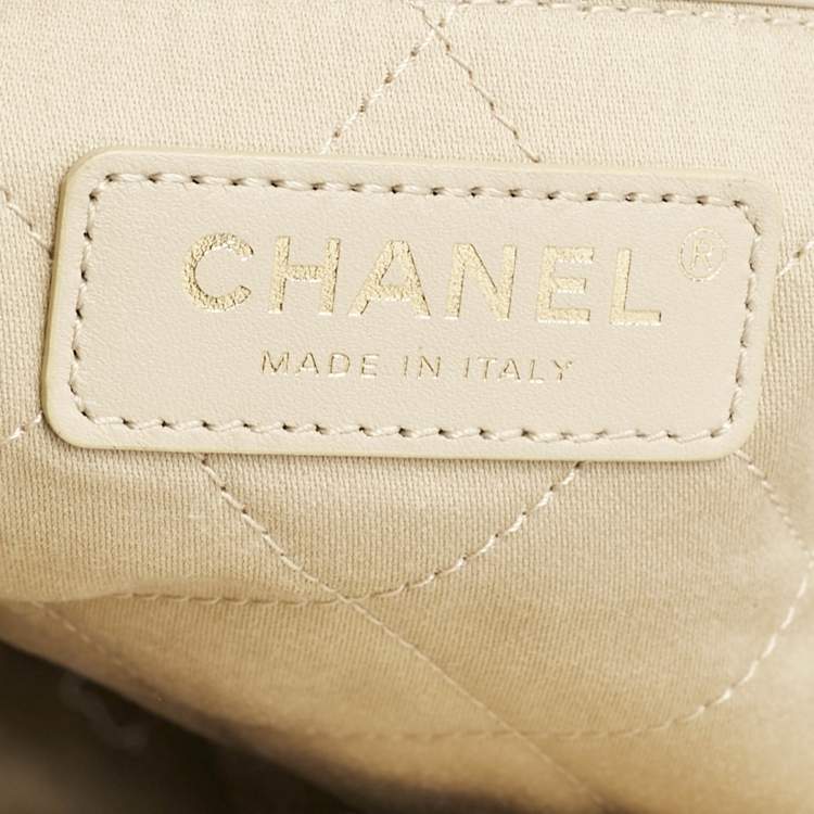 Pre Owned Chanel Cream Quilted Leather 22 Bag