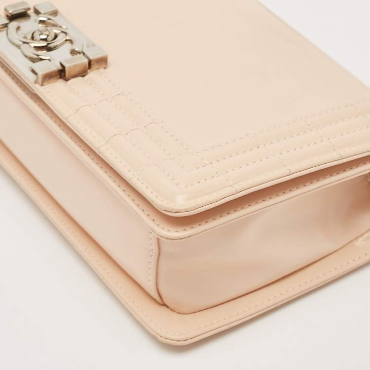 Pre Owned Chanel Beige Glazed Leather Medium Boy Flap Bag