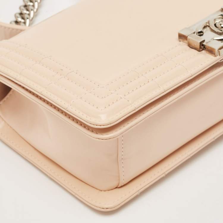 Pre Owned Chanel Beige Glazed Leather Medium Boy Flap Bag