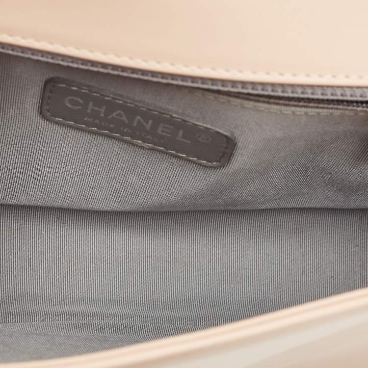 Pre Owned Chanel Beige Glazed Leather Medium Boy Flap Bag