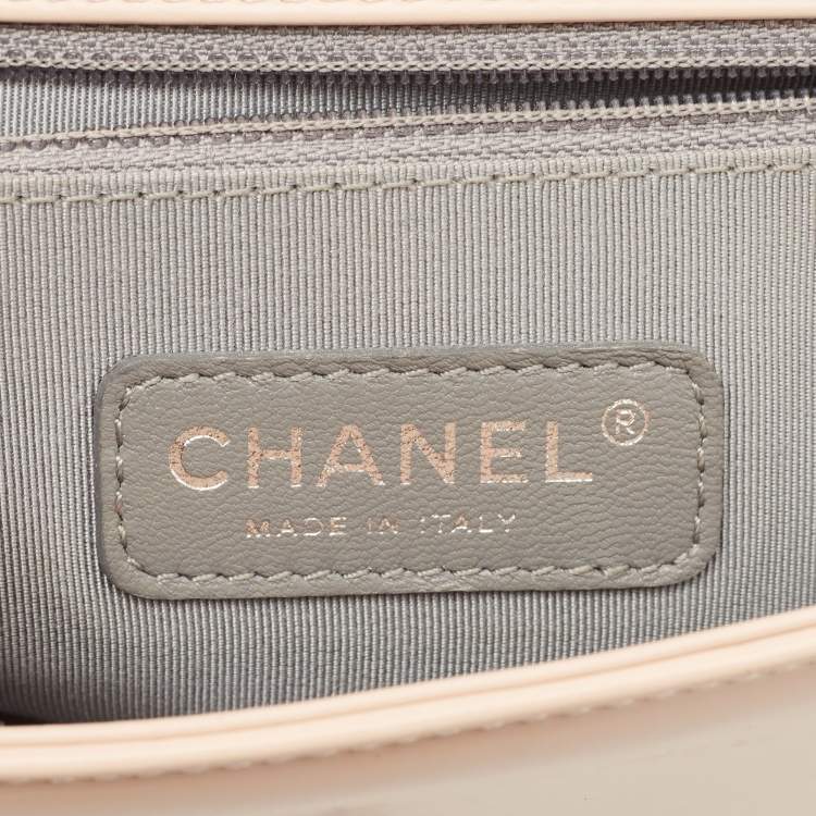 Pre Owned Chanel Beige Glazed Leather Medium Boy Flap Bag