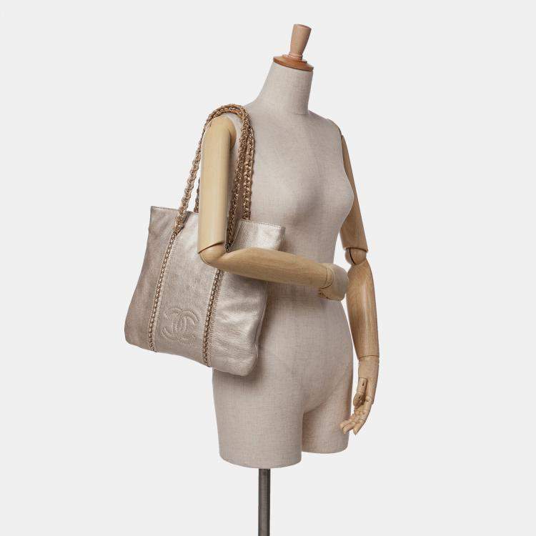 Pre Owned Chanel Gold Metallic Goatskin Luxe Ligne Tote