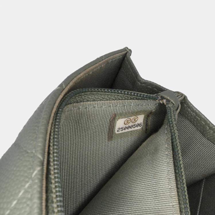 Pre Owned Quilted Caviar Square Wallet on Chain