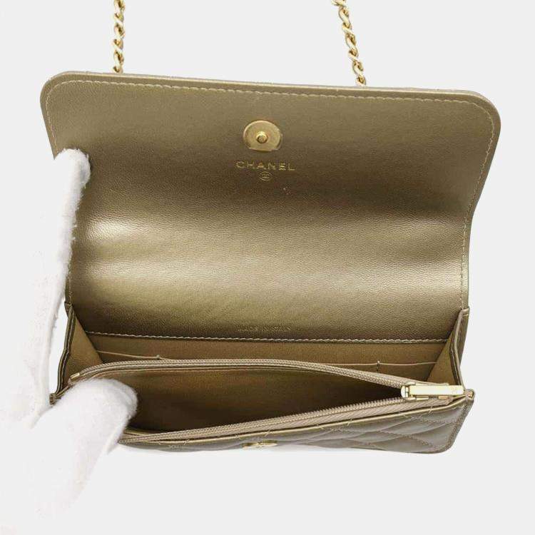 مملوكة مسبقًا Chanel Gold Lambskin Phone Case Shoulder Bag