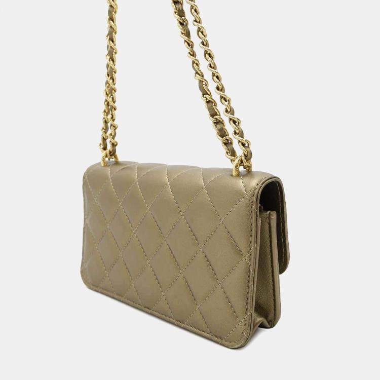 مملوكة مسبقًا Chanel Gold Lambskin Phone Case Shoulder Bag
