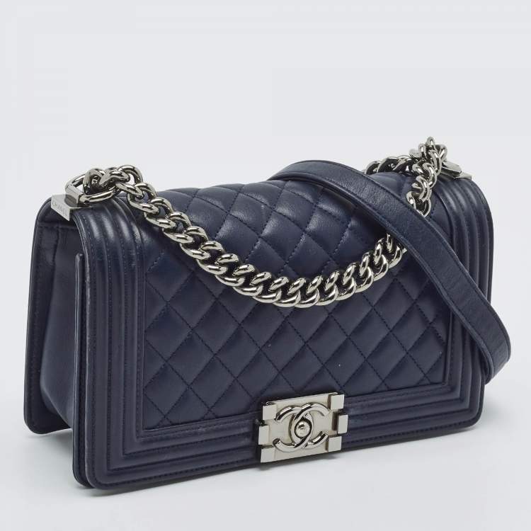Pre Owned Chanel Navy Blue Quilted Leather Medium Boy Flap Bag
