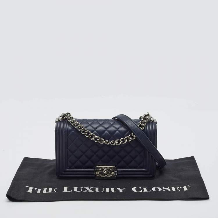 Pre Owned Chanel Navy Blue Quilted Leather Medium Boy Flap Bag