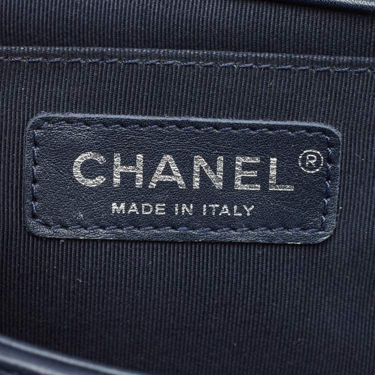 Pre Owned Chanel Navy Blue Quilted Leather Medium Boy Flap Bag