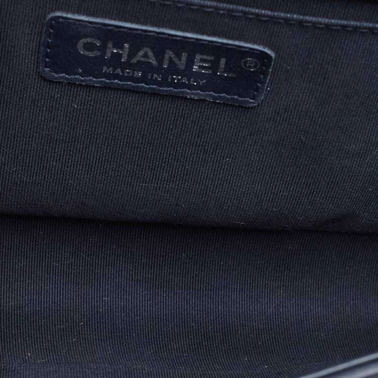 Pre Owned Chanel Navy Blue Quilted Leather Medium Boy Flap Bag