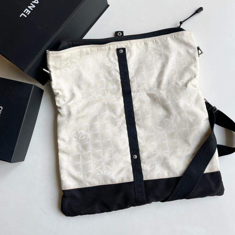 Pre Owned Chanel Vintage Canvas Messenger Bag