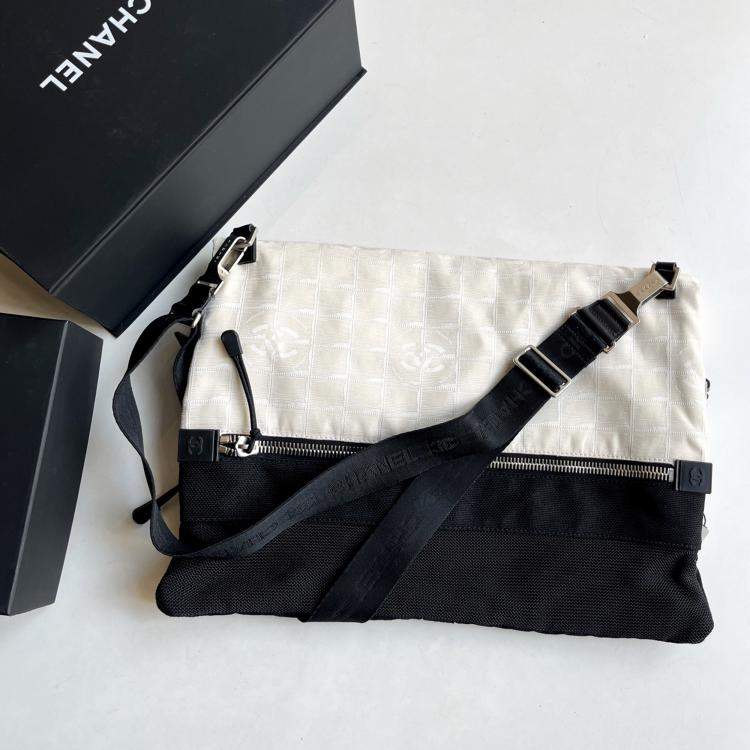 Pre Owned Chanel Vintage Canvas Messenger Bag