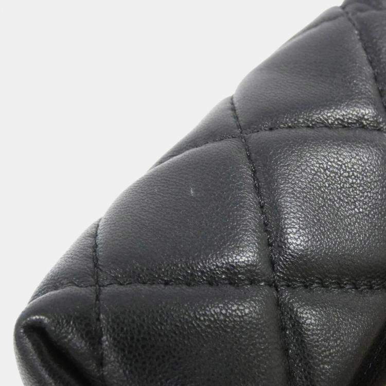 Pre Owned Chanel Black Quilted Lambskin Chain Clutch