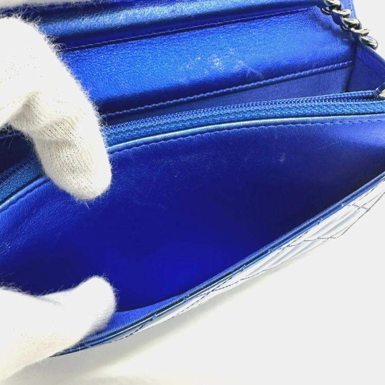 Pre Owned Chanel Metallic Blue Leather Boy Wallet On Chain