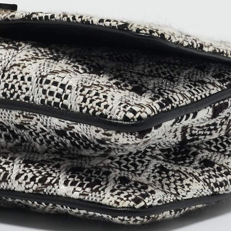 Pre Owned Chanel White/Black Tweed Diagonal CC Flap Bag