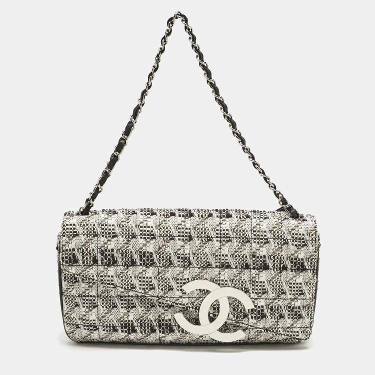 Pre Owned Chanel White/Black Tweed Diagonal CC Flap Bag