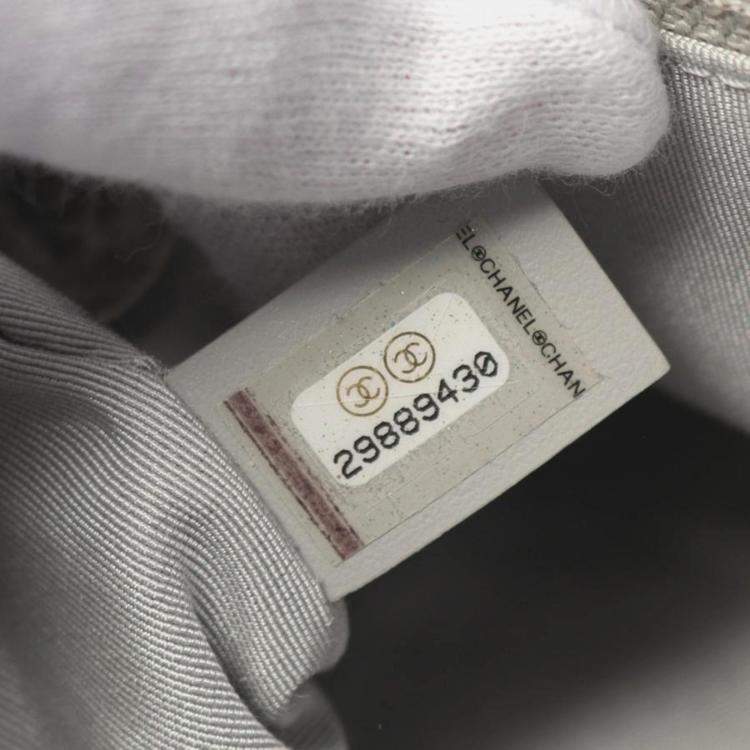 Pre Owned CHANEL Shoulder Bag Gray