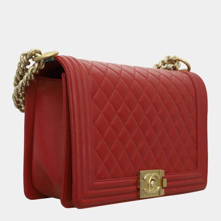 Pre Owned Chanel Red Quilted Lambskin Leather New Medium Boy Shoulder Bag