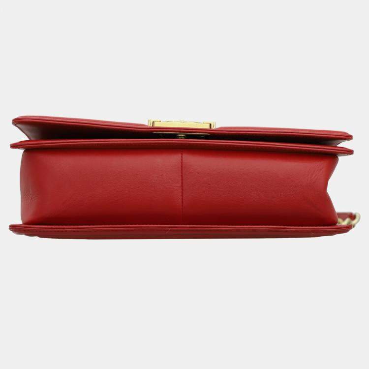 Pre Owned Chanel Red Quilted Lambskin Leather New Medium Boy Shoulder Bag