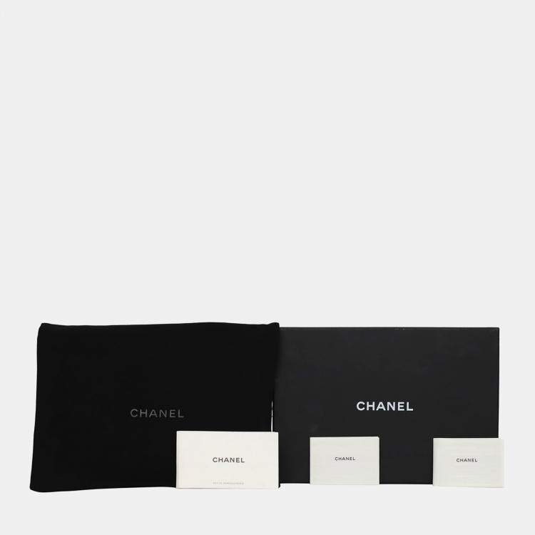 Pre Owned Chanel White Quilted Lambskin Leather CC Trendy Wallet on Chain