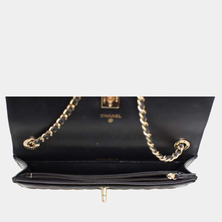 Pre Owned Chanel Black Quilted Lambskin Leather CC Trendy Wallet on Chain
