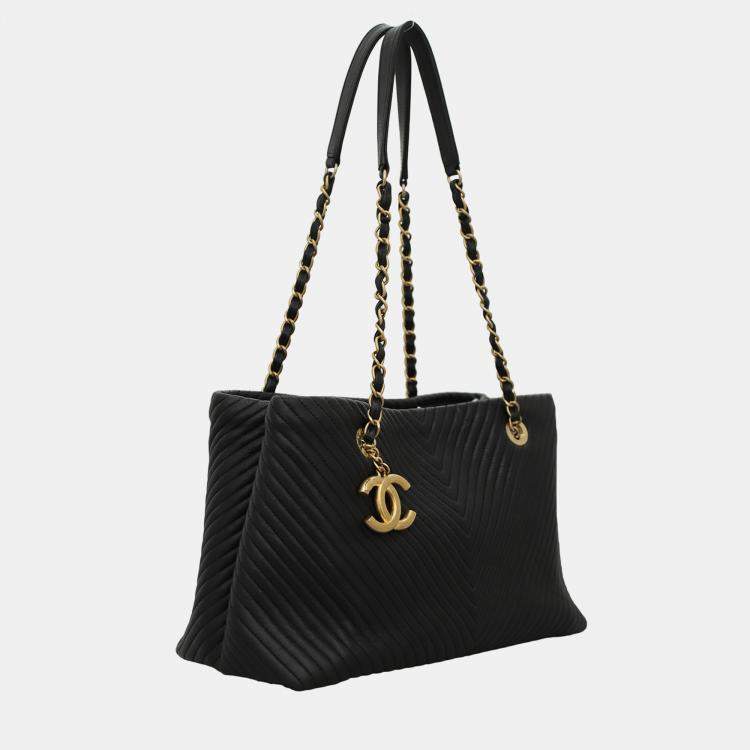 Pre Owned Chanel Black Chevron Leather CC Chain Surpique Shoulder Bag