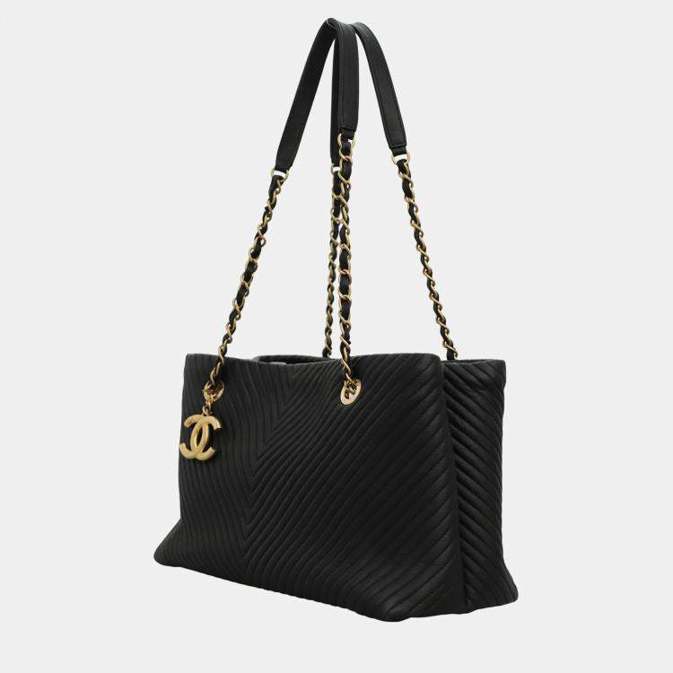 Pre Owned Chanel Black Chevron Leather CC Chain Surpique Shoulder Bag