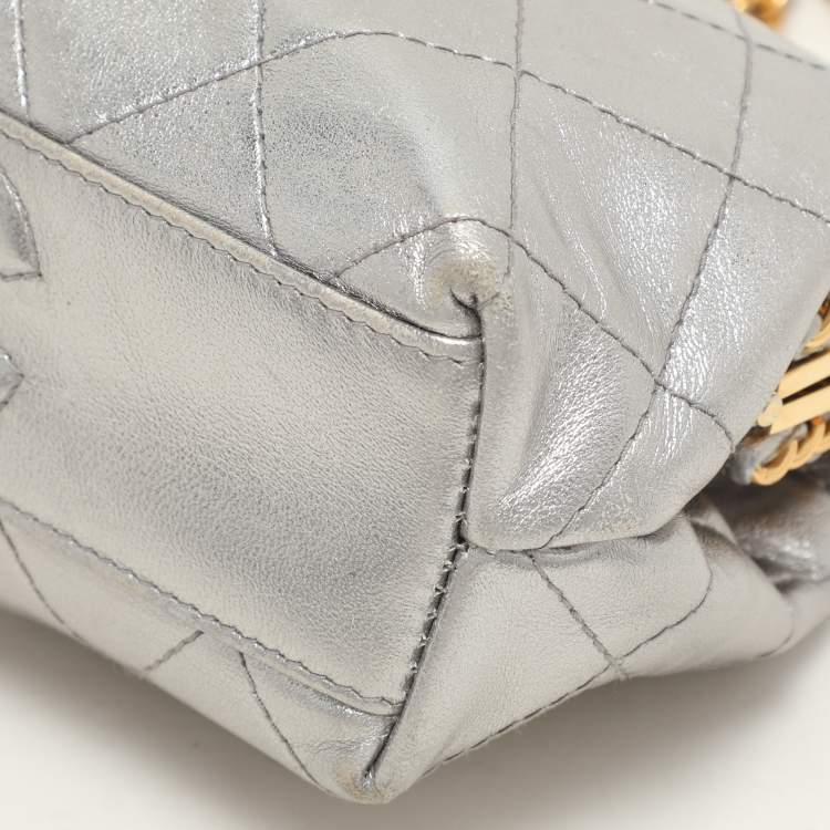 Pre Owned Chanel Silver Quilted Leather Vintage CC Chain Detail Shoulder Bag