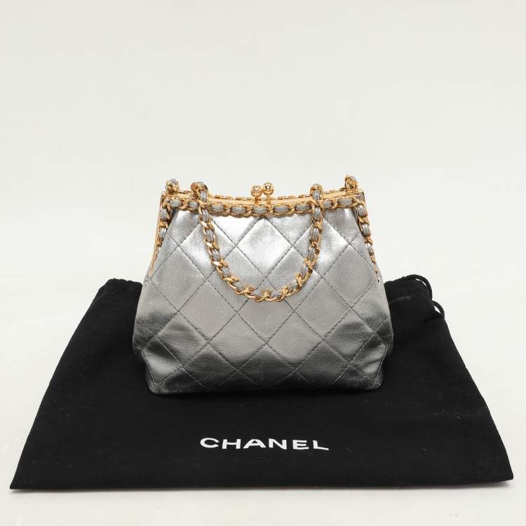 Pre Owned Chanel Silver Quilted Leather Vintage CC Chain Detail Shoulder Bag