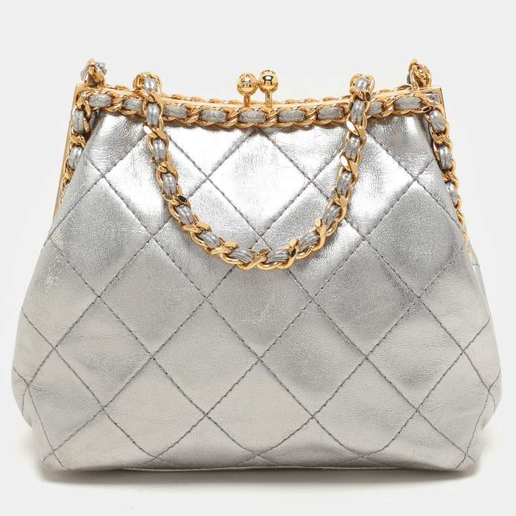 Pre Owned Chanel Silver Quilted Leather Vintage CC Chain Detail Shoulder Bag