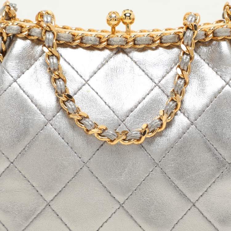 Pre Owned Chanel Silver Quilted Leather Vintage CC Chain Detail Shoulder Bag