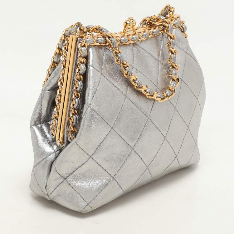 Pre Owned Chanel Silver Quilted Leather Vintage CC Chain Detail Shoulder Bag