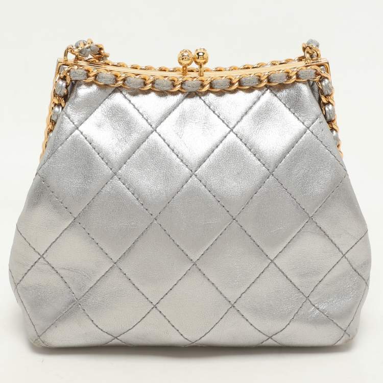 Pre Owned Chanel Silver Quilted Leather Vintage CC Chain Detail Shoulder Bag