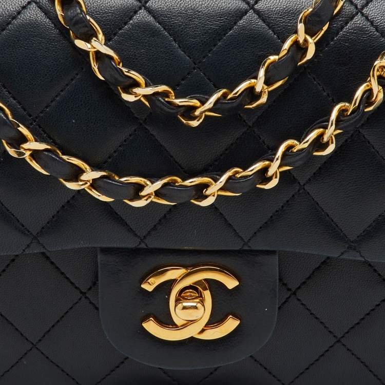 مملوكة مسبقًا Chanel Black Quilted Leather Small Classic Double Flap Bag