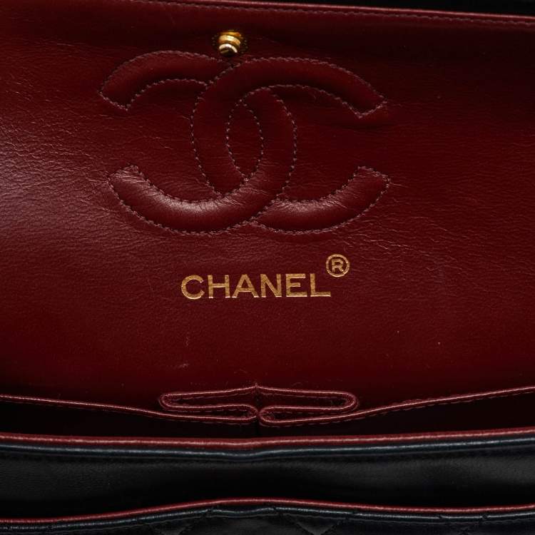 مملوكة مسبقًا Chanel Black Quilted Leather Small Classic Double Flap Bag